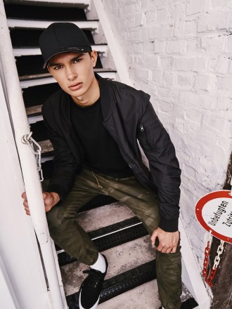 Flexfit Fitted Baseball Cap