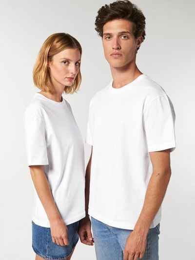 THE UNISEX RELAXED T-SHIRT
