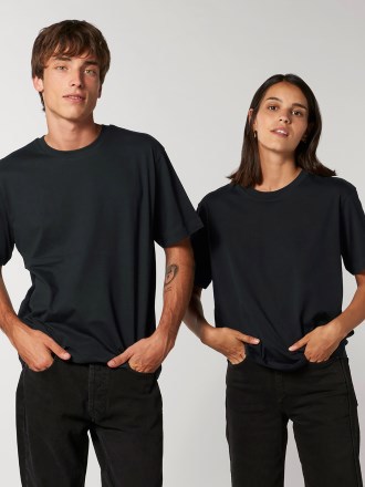 THE UNISEX RELAXED T-SHIRT