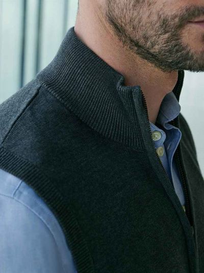 Henbury Sleeveless Zip Through Jumper